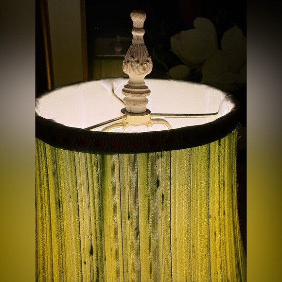 Vintage-Style Table Lamp Bright Green Lamp Shade With Pink Beaded Fringe - Picture 5 of 9